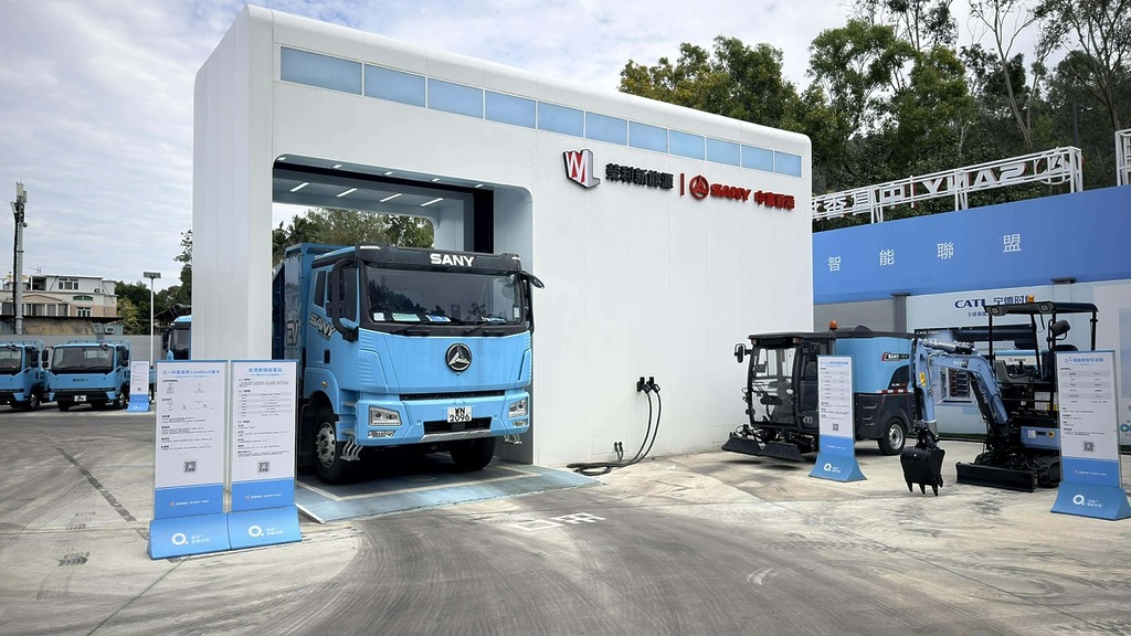 榮泰特別引入重卡車專用的換電方案,僅需五分鐘的時間就能完成換電