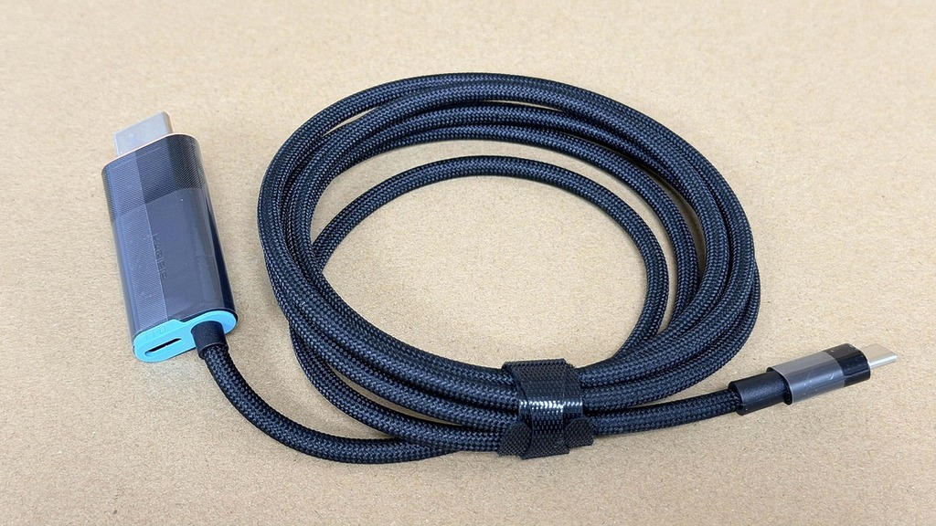 小編最近亦入手了 HAGiBiS TCH10 HDMI 轉換線，只要將接線連接 Switch 2 主機和屏幕，再接連 60W USB-PD 電源就能輸出最高 4K60Hz 的影像。