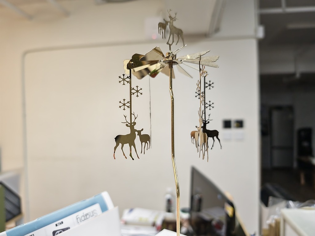 距離約 20cm 以主鏡拍攝