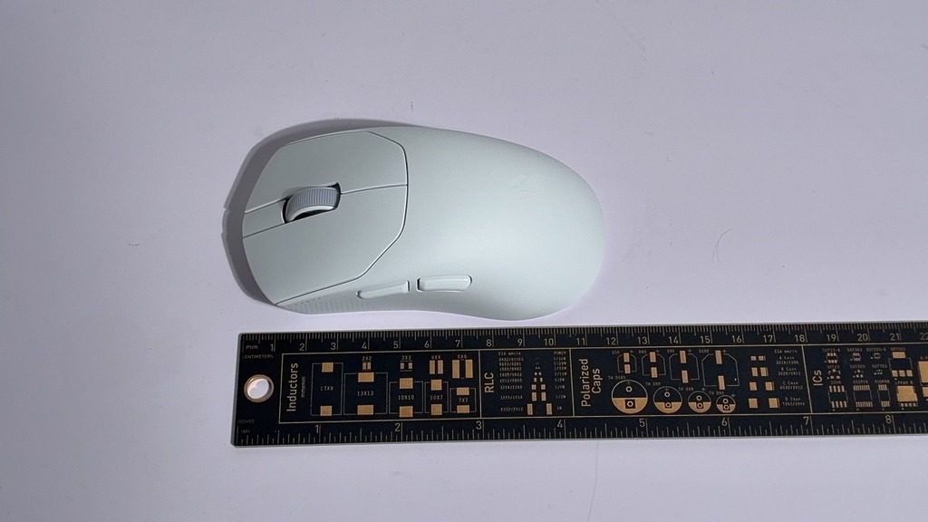 長 120mm，適合亞洲人的一般手掌大小。