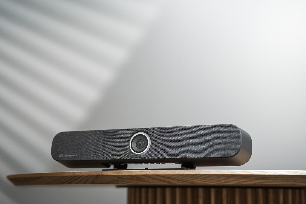 TC Bar專爲中小型會議室與協作空間而設計的高靈活一體化設備