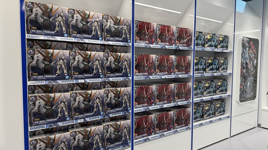 福岡 ν 高達、沙煞比和靈格斯