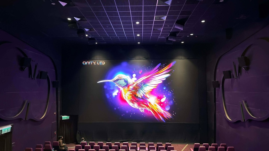 百老匯院線旗下的朗豪坊 GALA CINEMA 5 號院引進了中影科技全新的 CINITY LED 10 米影院系統，並升級杜比全景聲 Dolby Atmos 沉浸式音效系統。
