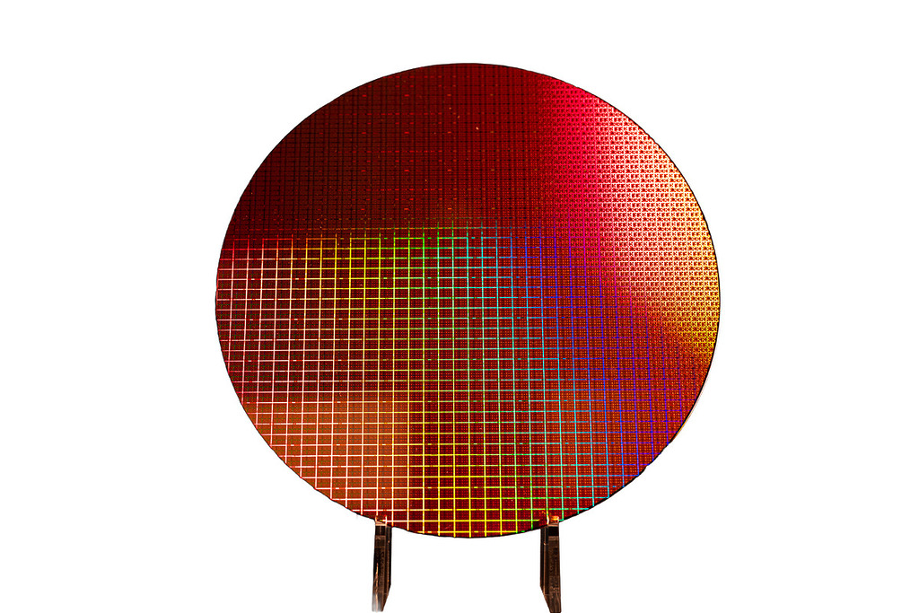 Intel 克服 18A 製程技術生產難題，希望以此重新擠身全球頂尖晶片製造商行列。