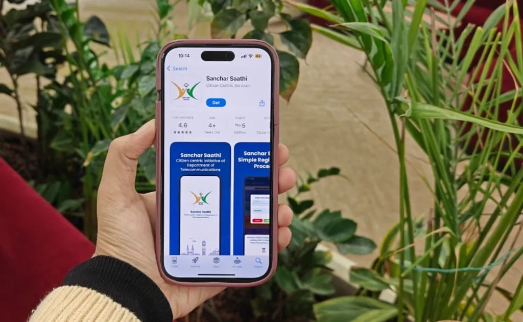 印度政府認為需要從多方面加緊對手機的管理，所以在去年中要求所有手機廠商，必須在新推出手機中預載國營資安 App《Sanchar Saathi》且不能移除。Apple 以用戶私隱及安全為因，拒絕配合印度政府的要求。