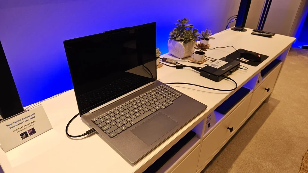 配備 Core Ultra X9 388H 晶片、Arc B390 IGP（包含全新 Xe3 核心）和 32GB RAM 的 Lenovo IdeaPad Pro 5。