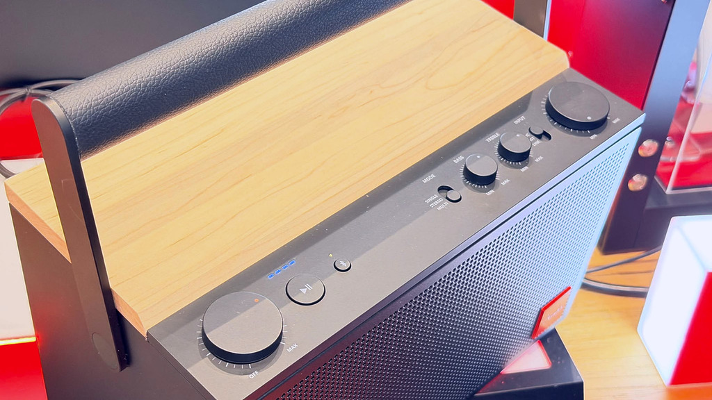 EILE 12 更會有獨立的高低音調節旋鈕