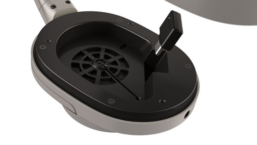 即使像 iPhone 以往僅支援 AAC 編碼，但透過 USB 無線發射器來連接 Fender Audio Mix，就能享受到無損音質。