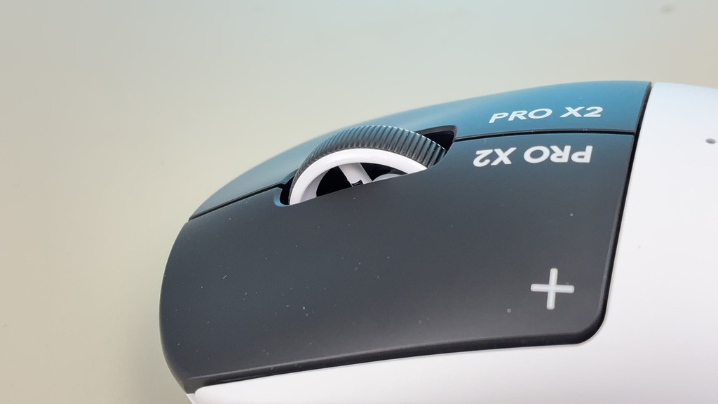 左右主鍵改為獨家研發的 HITS 電感類比感測系統