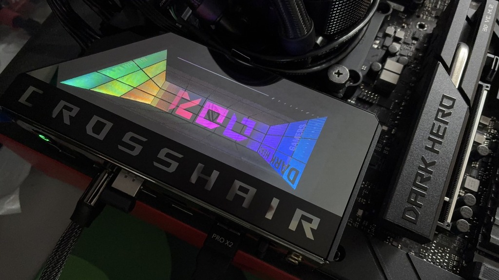 背板 I/O 的 POLYMO LIGHTING II 燈效