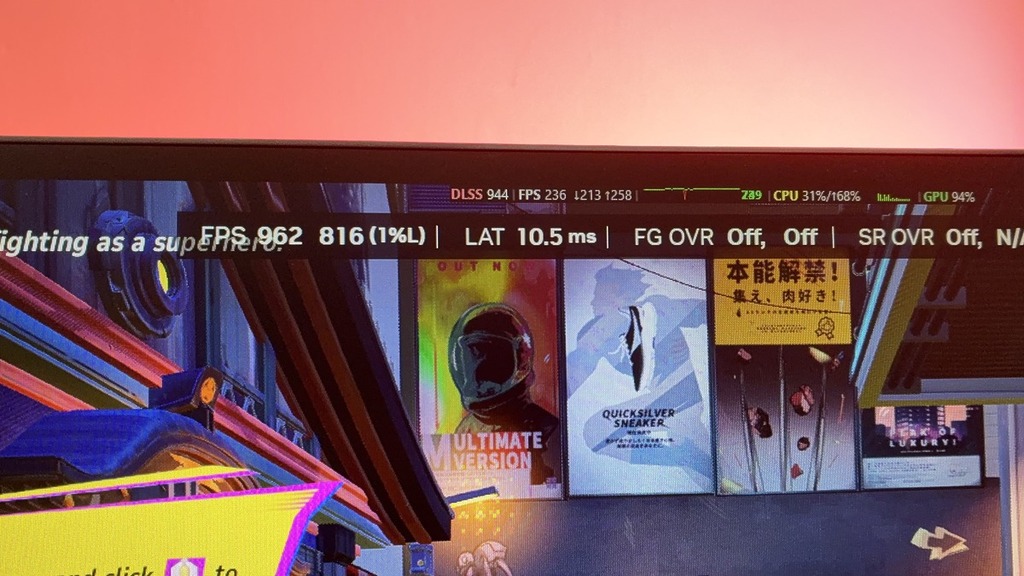 RTX 5080 使用一鍵優化,影格生成可達 900fps。