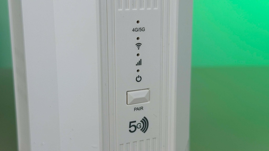 Wavlink AX3000 5G SIM CPE Mesh Router 雖然是屬於入門級的 5G Wi-Fi Router,但也搭載先進的 Qualcomm 5G 晶片組,支援 SA/NSA 雙模 5G 流動網絡。