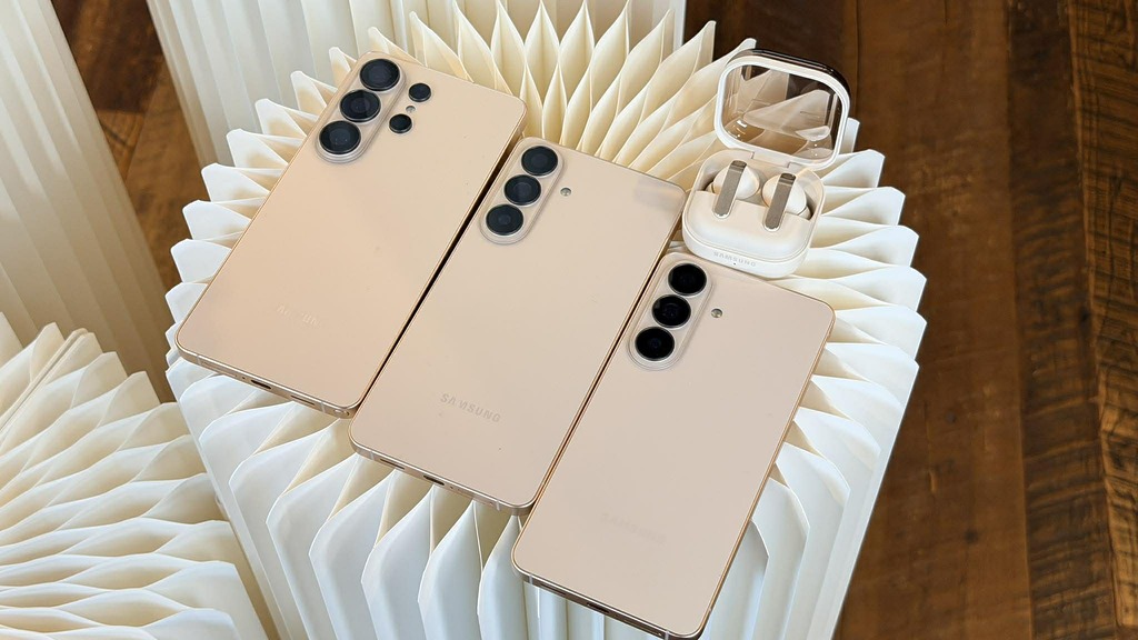 Samsung 網上商店會有限定的星瑰金（粉紅金色）。