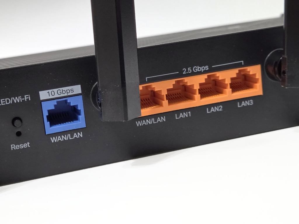 10Gbps 及 2.5Gbps 有線介面配置。