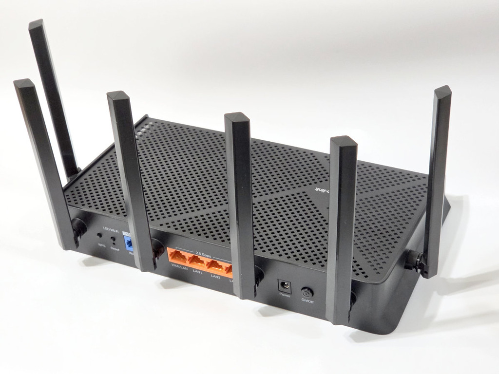 六條外置天線設計。