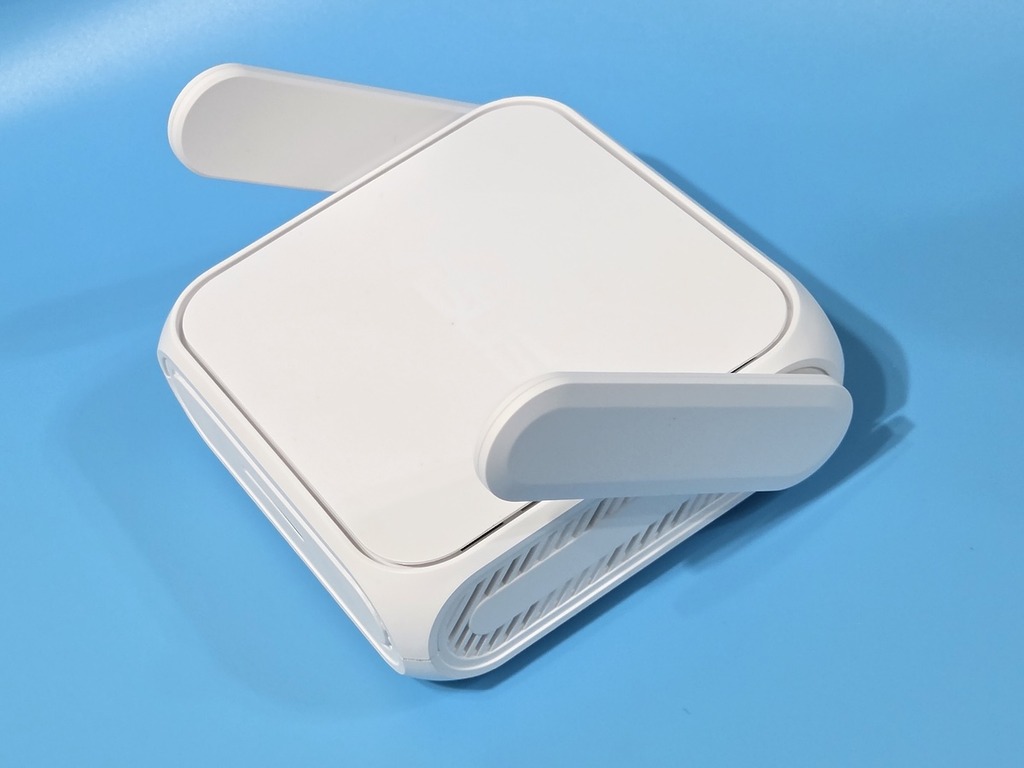 可摺疊的高增益雙天線。