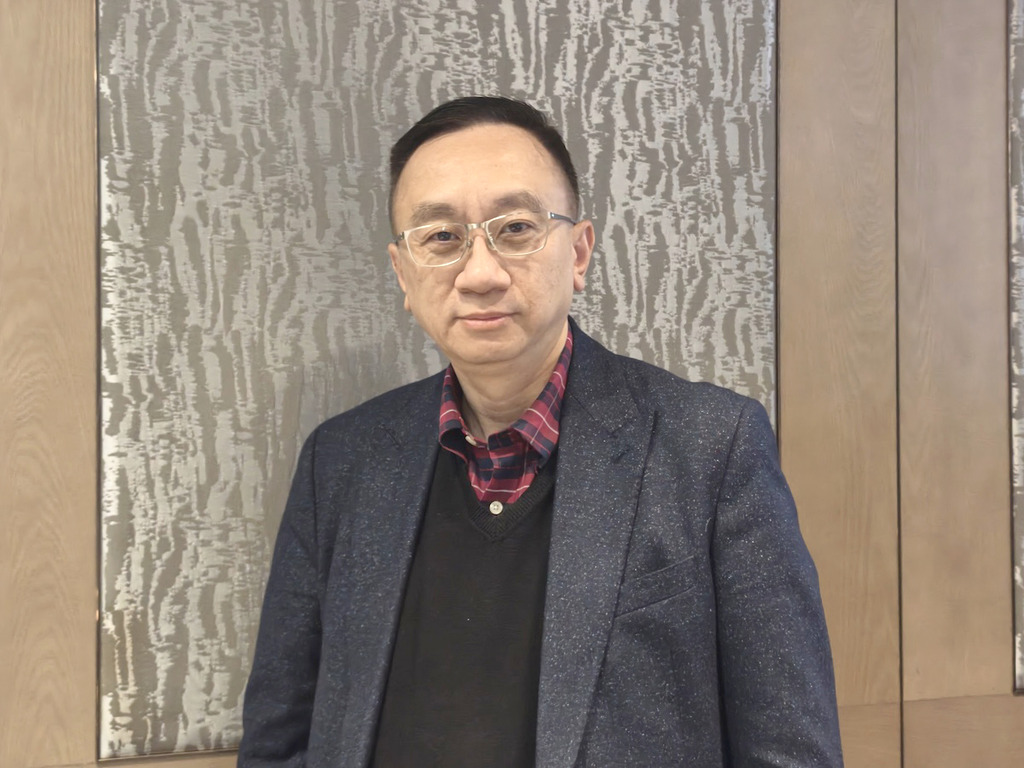 香港資訊科技商會榮譽會長方保僑認為 Google 將 Gemini 擴展至香港一般用戶，有機會帶動其他 AI 巨頭將業務擴展至香港。