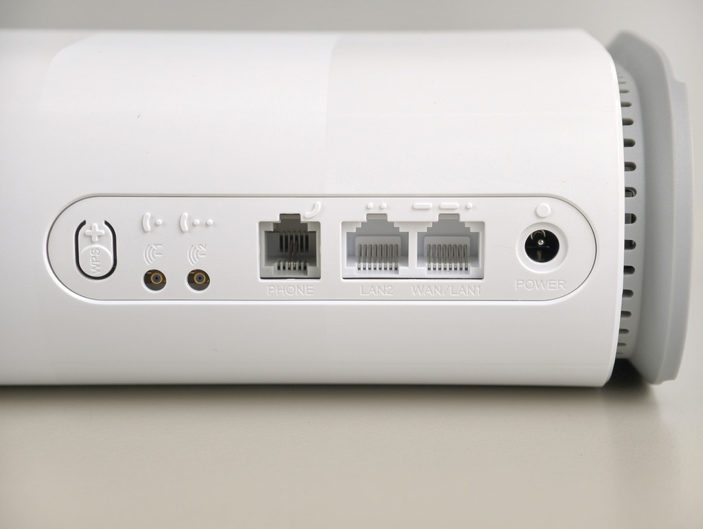 除了 5G 連接,亦有 2.5Gbps WAN/LAN 及 GbE LAN 介面。
