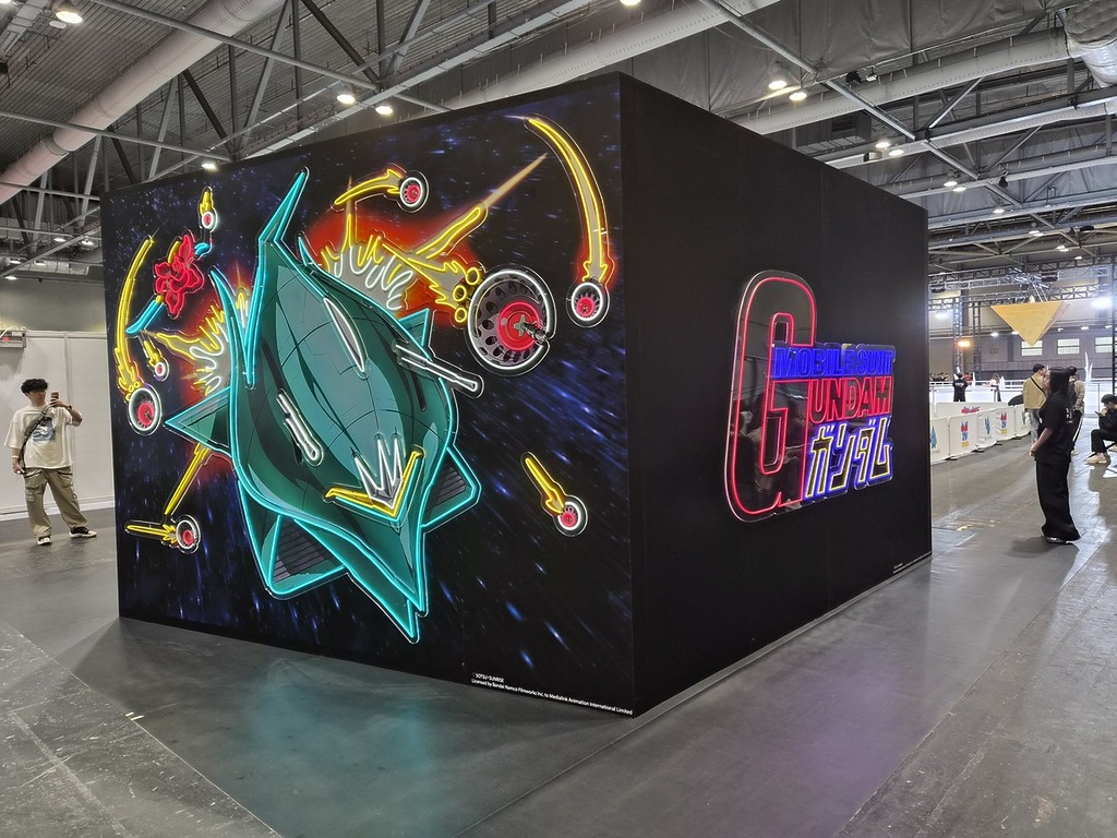 港式巨型 LED 霓虹展示牆