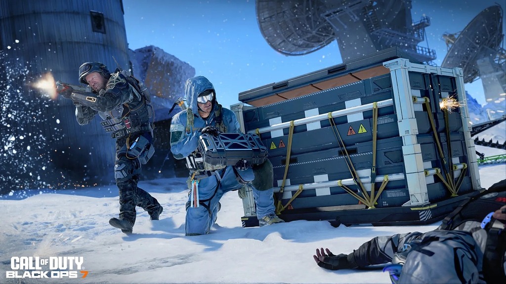 全新 6 對 6 多人遊戲地圖「極地觀測站」,在住宅區、監控站和儲藏棚內搜尋目標,並運用積極的戰術擊潰敵軍。