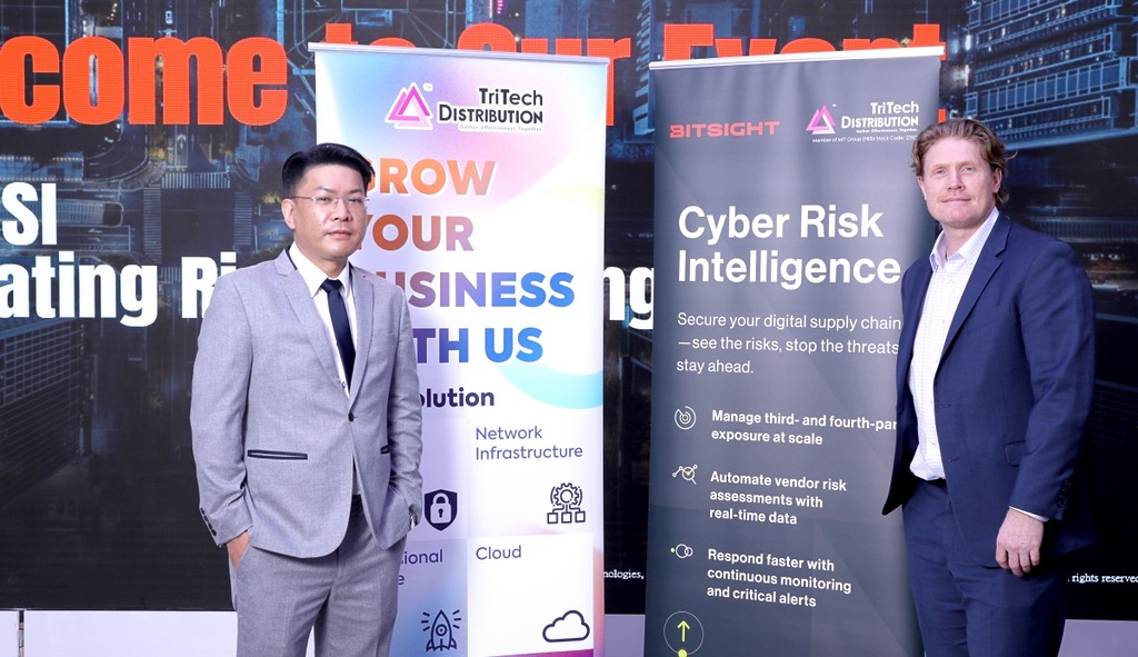 TriTech 總經理 Kevin Wong（左）與 Bitsight 聯合創辦人兼創新總監 Stephen Boyer（右）向本地企業介紹 Bitsight 的網絡風險管理技術。