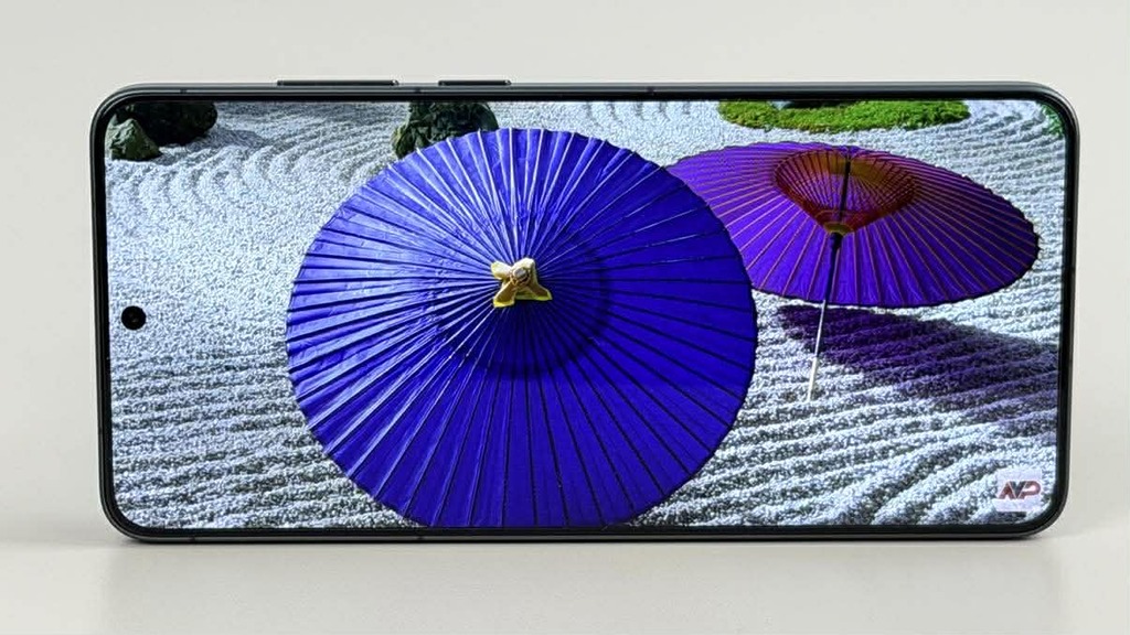 細沙和紙傘的質感和色彩都忠實還原