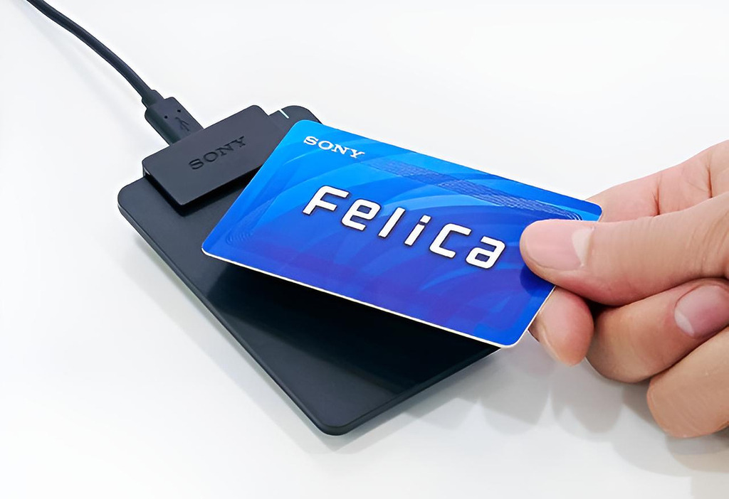 目前日本常見的交通 IC 卡，包括 Suica、PASMO、及 ICOCA 等，都是採用 Sony 開發的 FeliCa 非接觸式技術(NFC-F）
