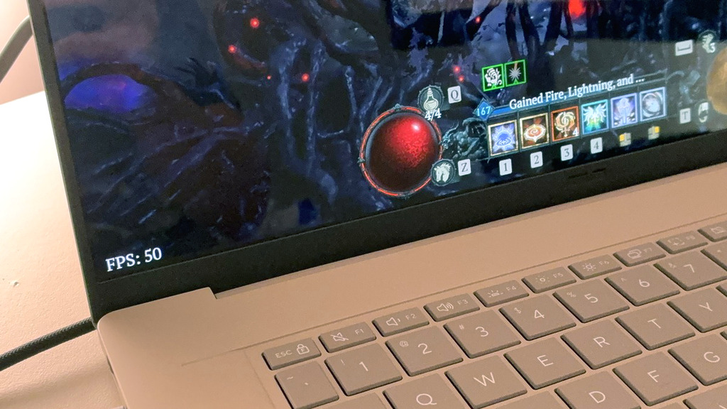 Zenbook A16 簡單運行《DIABLO IV》還是可以的。