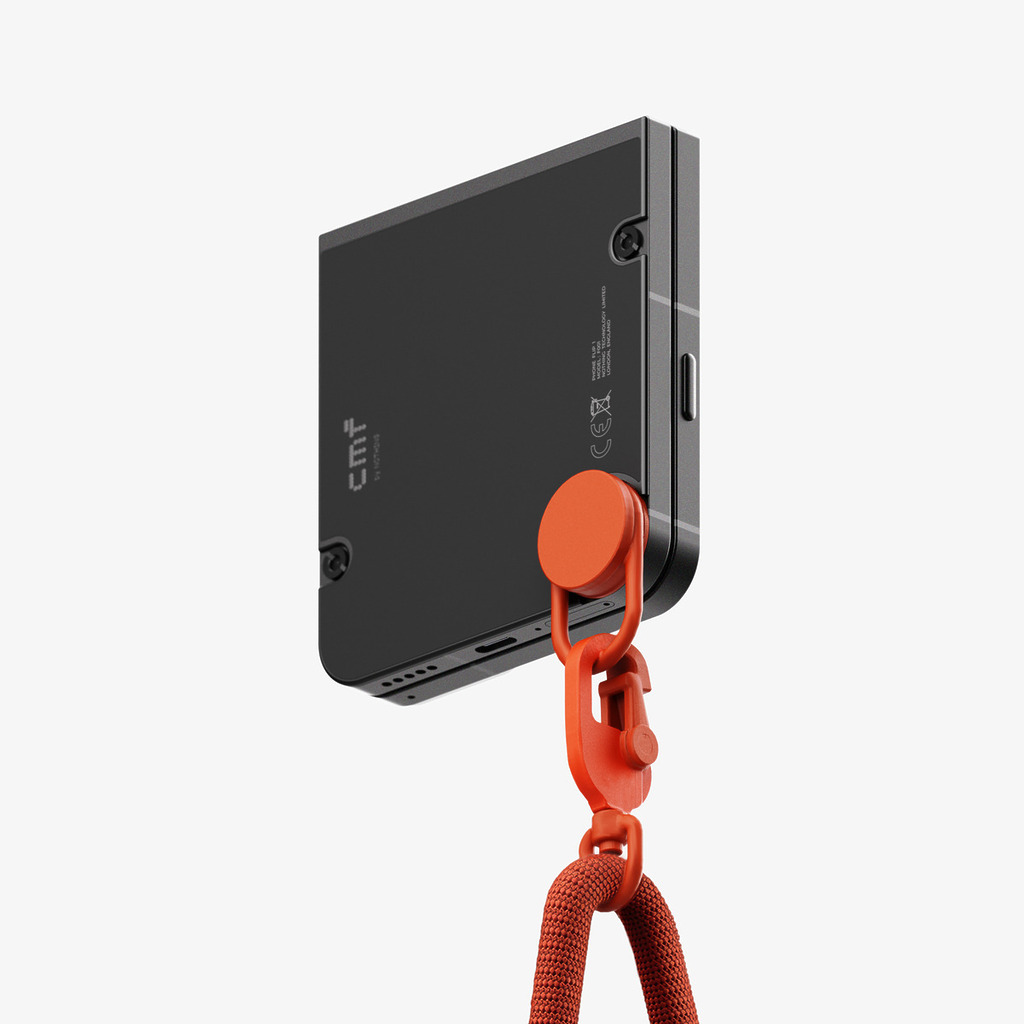 雖然傳聞中的 Flip 1 未知是否會延續 Phone 1 的換殼玩法，但從 s.o_design 刊登的概念設計，似乎仍可安裝如手機繩等配件。