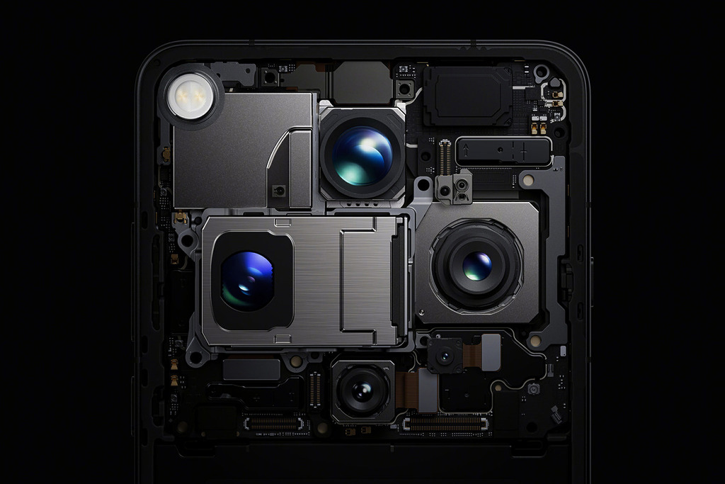 OPPO Find X9 Ultra 重點的雙 2 億像素 Hasselblad 四鏡頭系統。