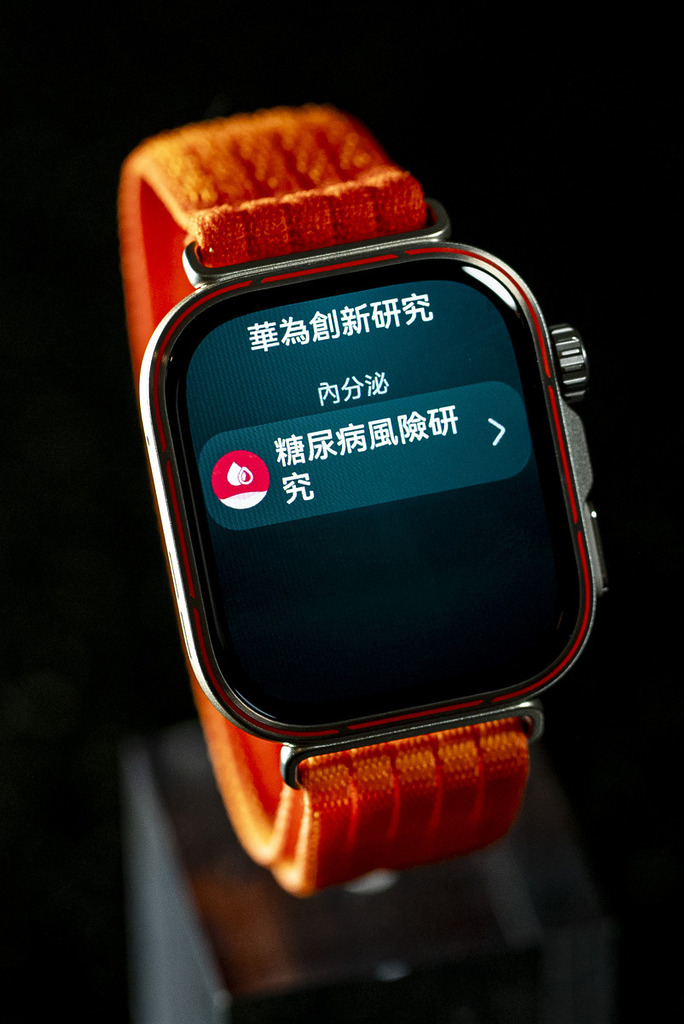 HUAWEI WATCH FIT 5 Pro 新增了血糖風險評估功能,透過感測器連續 3 至 14 天監測體徵數據,以評估用戶的高血糖風險等級。