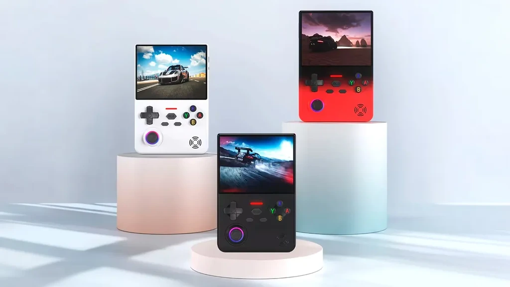 Lenovo G02 採用了復古掌機界非常經典的 Game Boy 垂直式外觀設計。正面的一顆高級 3D 類比搖桿,更加入了搶眼的 RGB 燈效,為復古外觀增添上現代電競感。