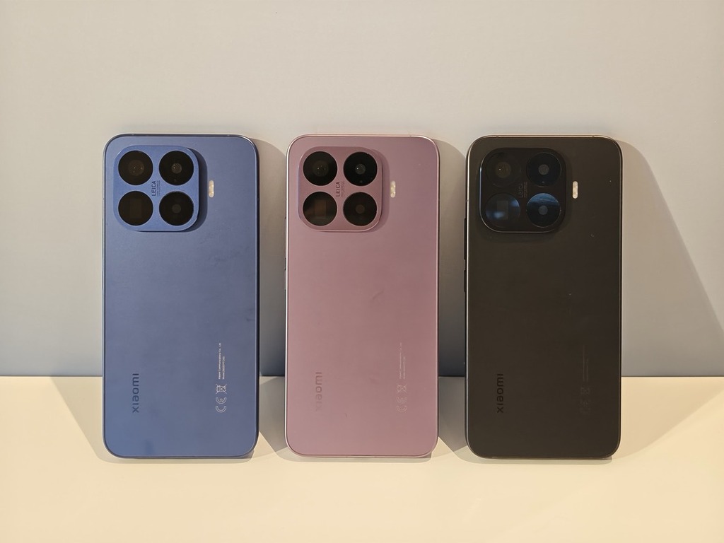 小米 17T Pro 提供黑色、紫色與藍色三種配色。