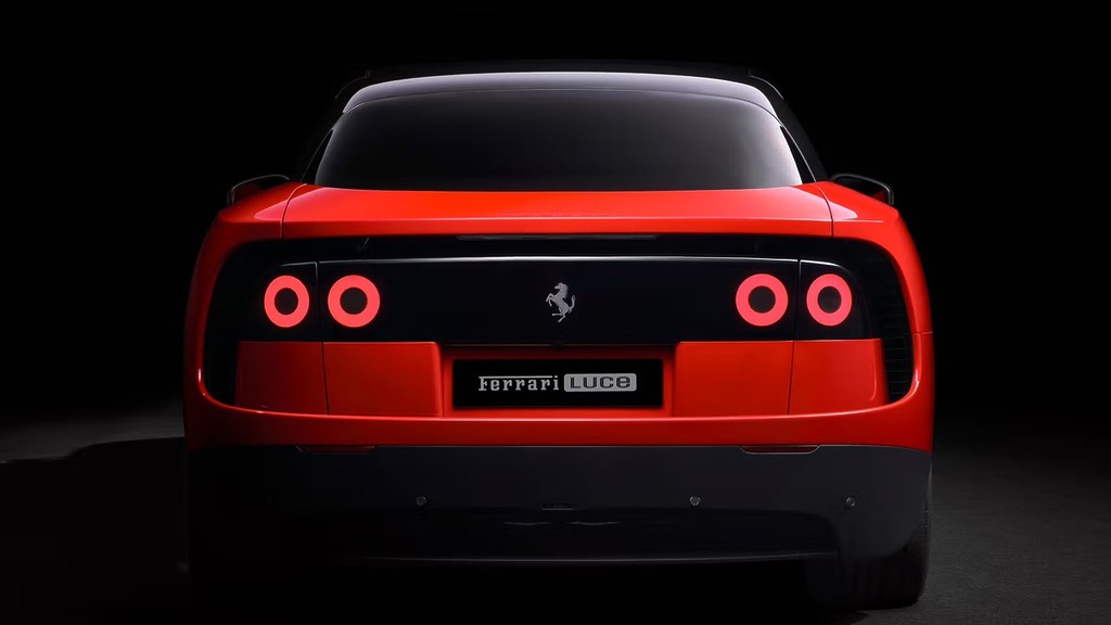 Ferrari Luce 續航里程約 530 公里,支援高功率充電。