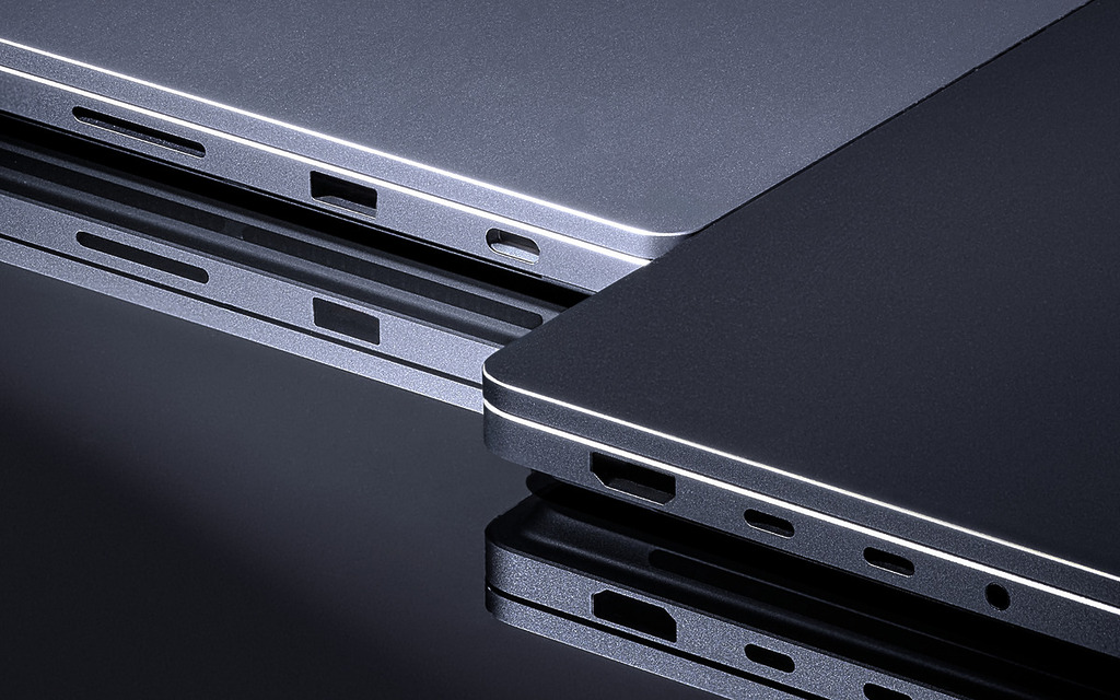 Surface Laptop Ultra 厚度不到 18mm,重量約 2 公斤,提供 Platinum 與全新 Nightfall 兩種配色。