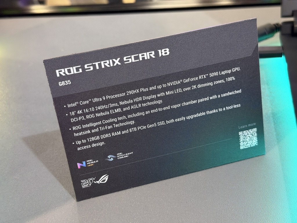Core Ultra 200 HX 及 RTX 5090 筆電版攻頂組合。