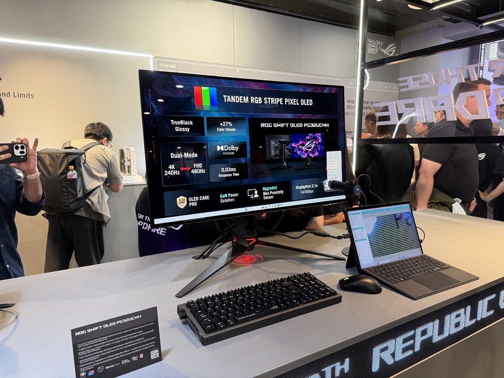 ROG Swift OLED PG32UCWM 才是 Tandem RGB OLED 玩家的真正歸宿。