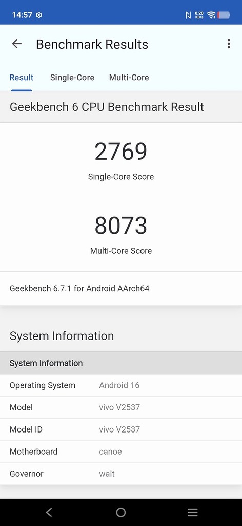 Geekbench 6 單核心及多核心得分分別達 2,769 分及 8,073 分，與同級旗艦差不多。