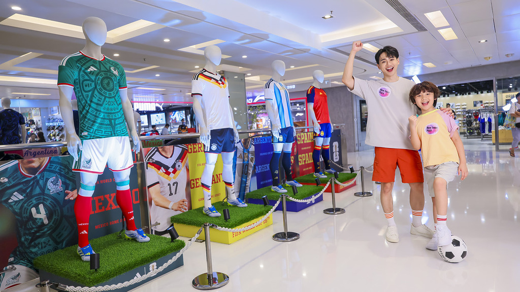 adidas FIFA 世界盃 26 球衣展