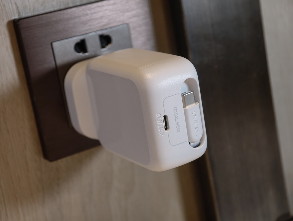 Belkin UltraCharge GaN 伸縮線充電器 67W（WCH022myWH）