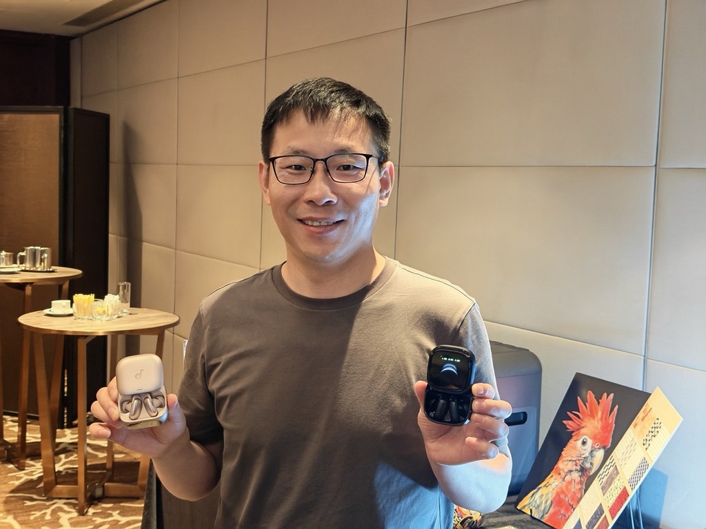 苗偉透露 Anker 與香港理工大學建立聯合實驗室,探索前瞻性的技術及其他高科技領域的應用研究。