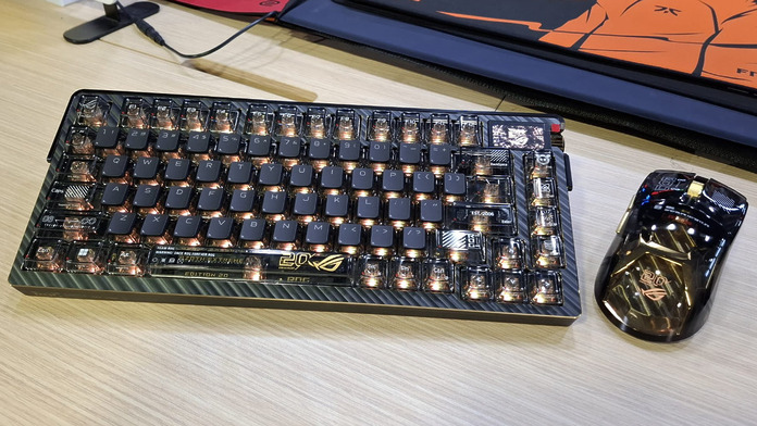 ROG Azoth Extreme Edition 20 鍵盤,ROG Harpe II Extreme Edition 20 滑鼠