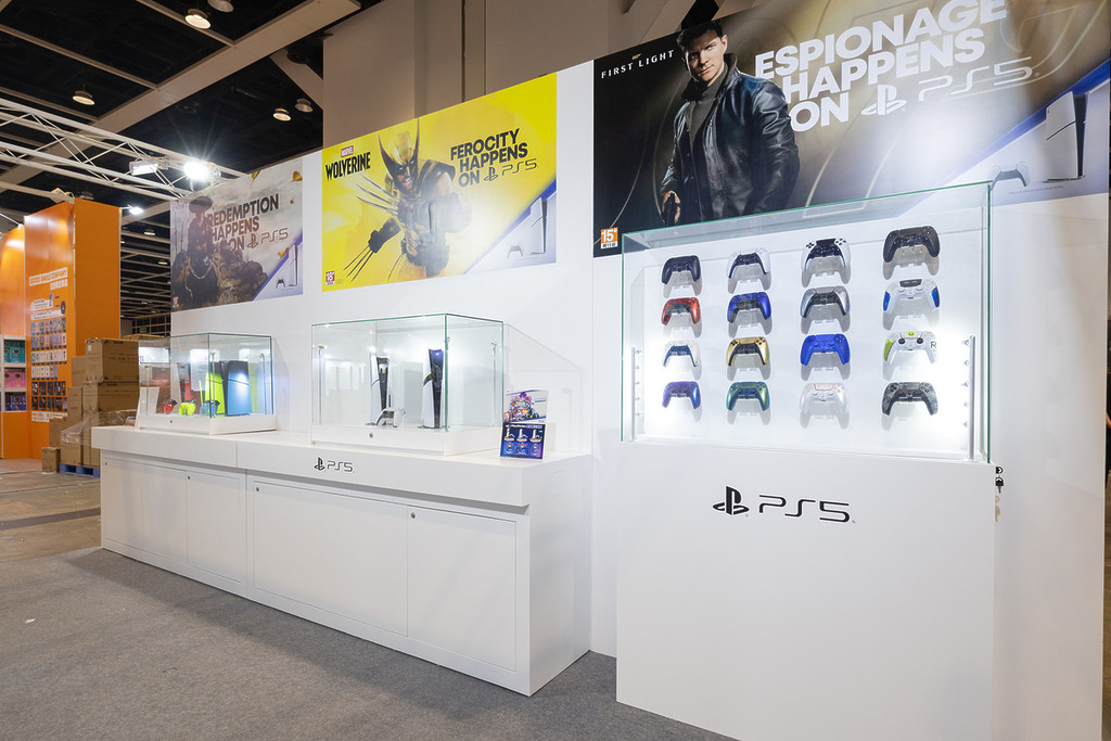 展出特別版 PS5 主機及手掣
