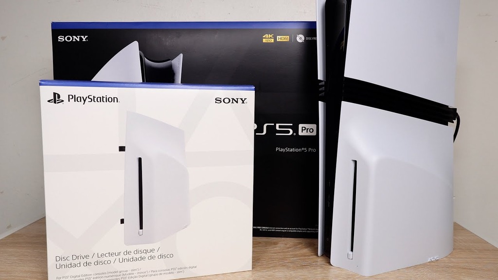 從 PS5 Slim 到 PS5 Pro,Sony 逐漸將主機設計改為「預設無光碟機,提供選配外接光碟機」 已暗示玩家的消費習慣已改變。