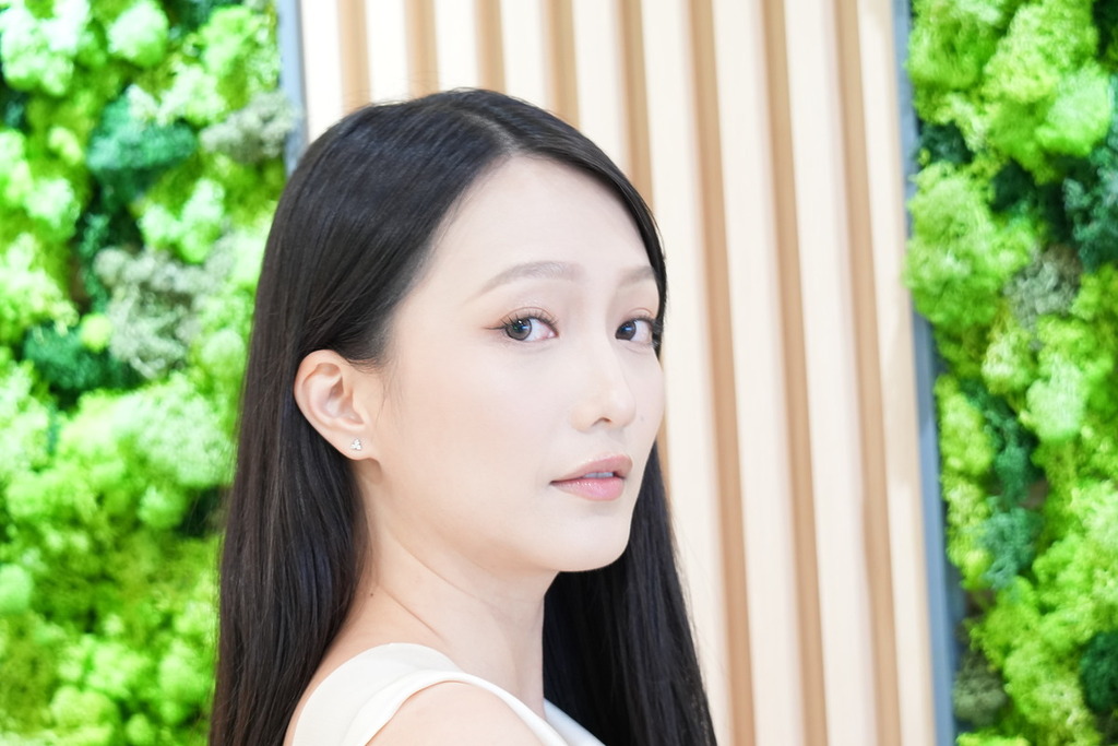 沒有刻意打燈，但頭髮的層次也相當分明。