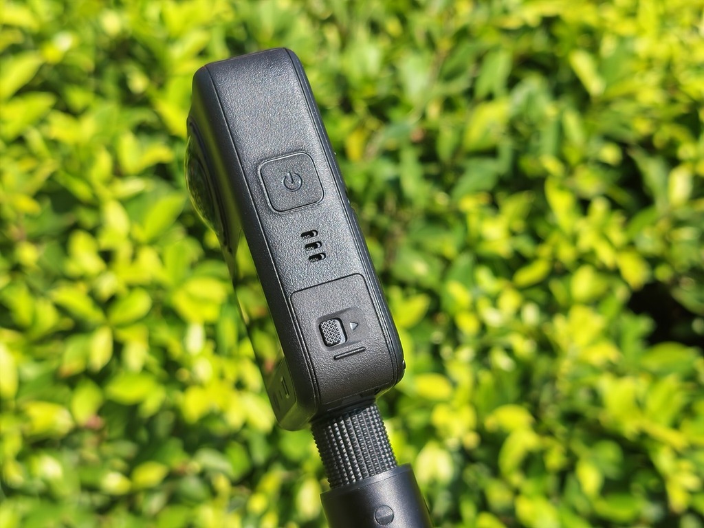 DJI Osmo 360 II 通過 IP68 標準，裸機防水深度為 10 公尺。