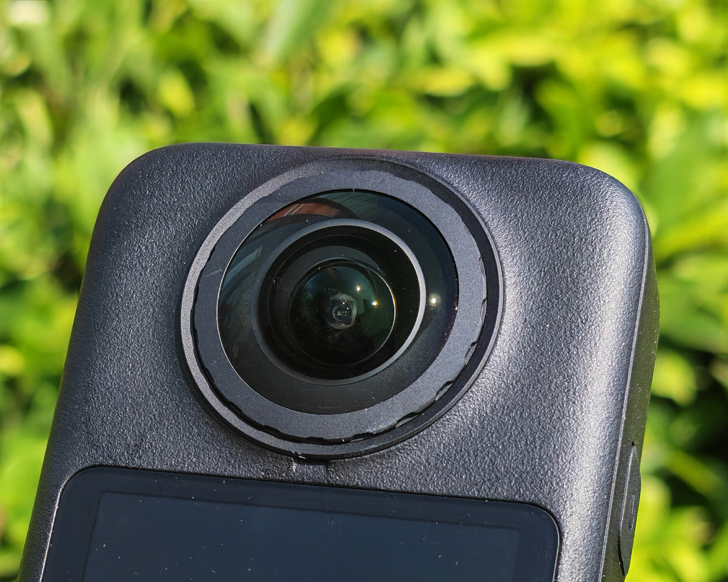 DJI Osmo 360 II 搭載 RockSteady 3.0 超強增穩及 HorizonSteady 地平線增穩，是 DJI 多年技術積累。