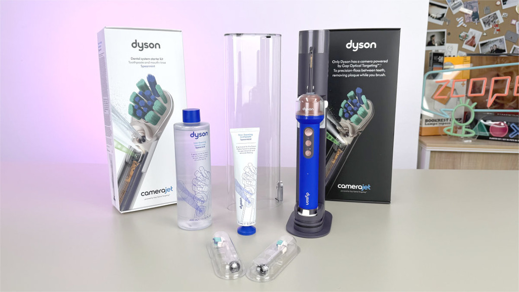 全套 Dyson CameraJet 水牙線電動牙刷除了牙刷本身，還有包含水箱的充電座和兩支專用透明刷頭。而 Starter Kit 就包括專用低泡潄口水和無泡牙膏。