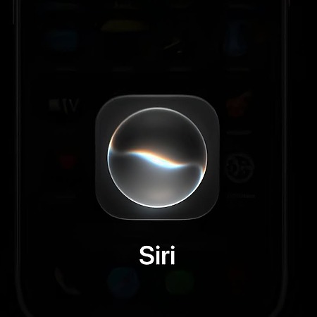 重新設計的 Siri AI 可以利用用戶的個人情境,在訊息、電郵和相片等不同內容之間尋找資訊,並理解目前畫面內容,再直接執行相關操作。