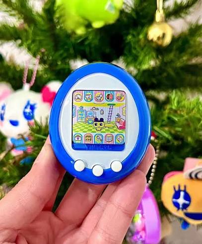 Tamagotchi Plus Color